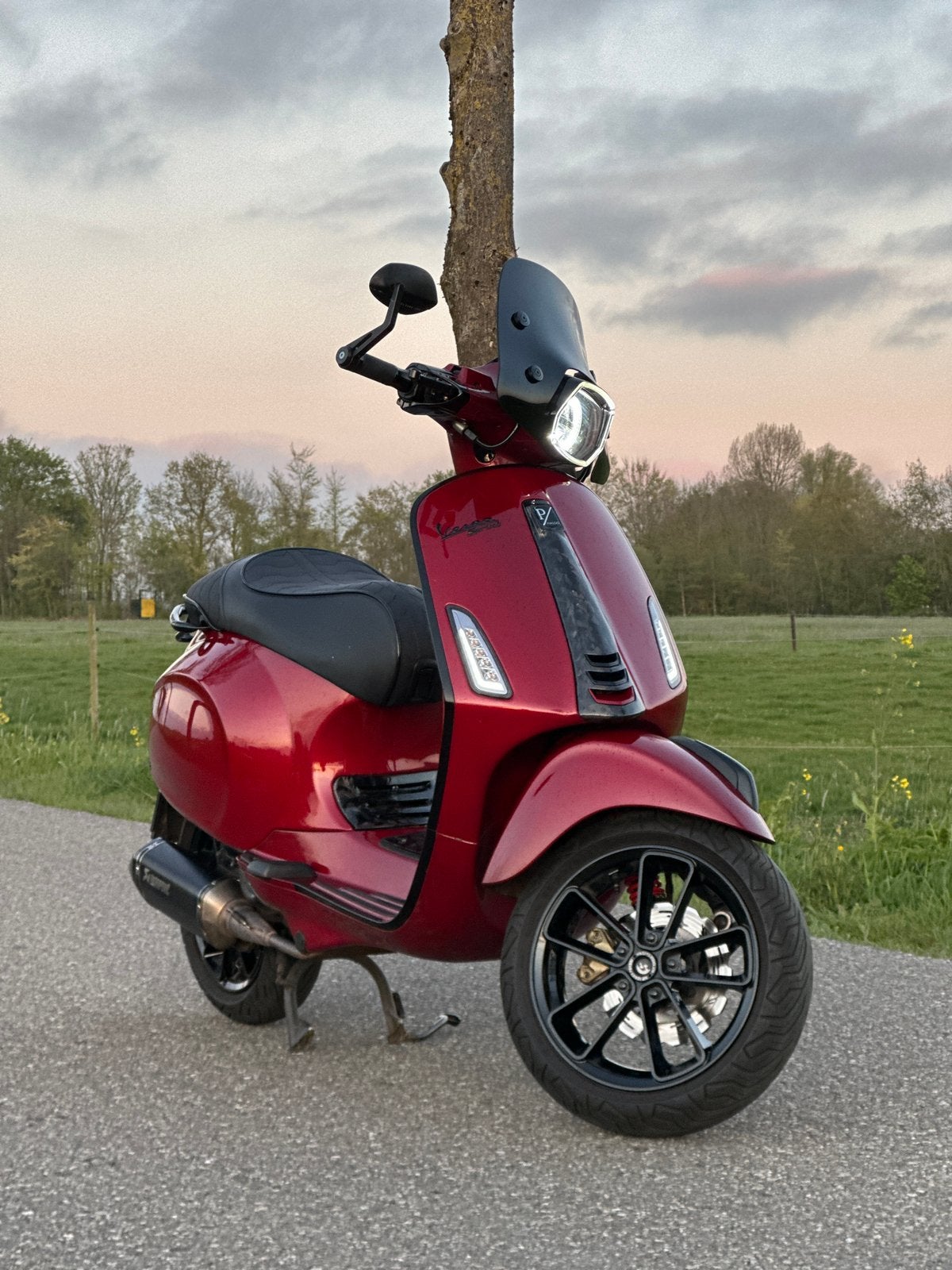 Vespa Sprint 80cc 4v DD custom akrapovic, Ophalen, Overige modellen, Maximaal 45 km/u, Zo goed als nieuw
