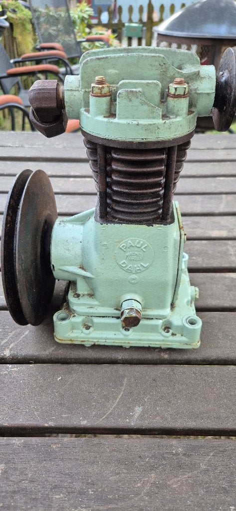 Compressor gietijzeren, Doe-het-zelf en Verbouw, Compressors, Ophalen, Gebruikt, 10 bar of meer, Minder dan 200 liter/min
