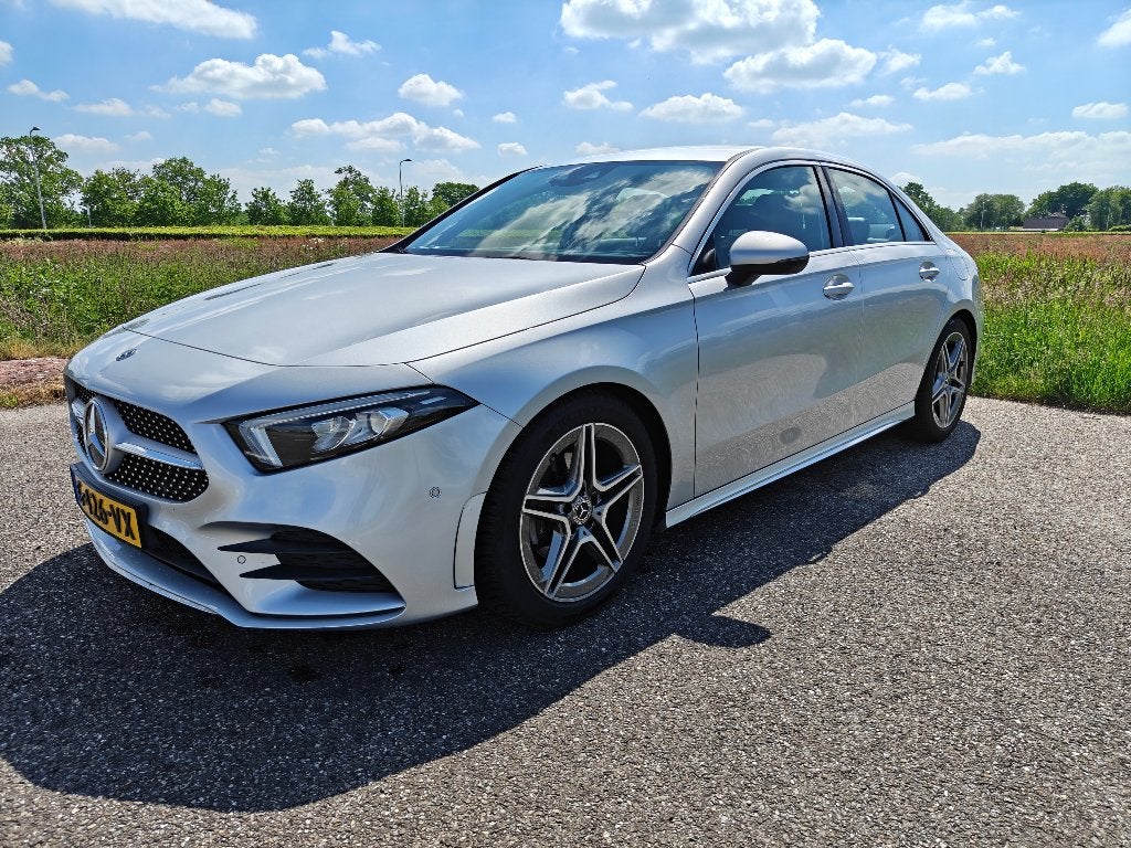 Mercedes-Benz A-Klasse A 200 AMG Line 59.000 km, Auto's, Leder en Stof, 163 pk, Origineel Nederlands, 75 €/maand