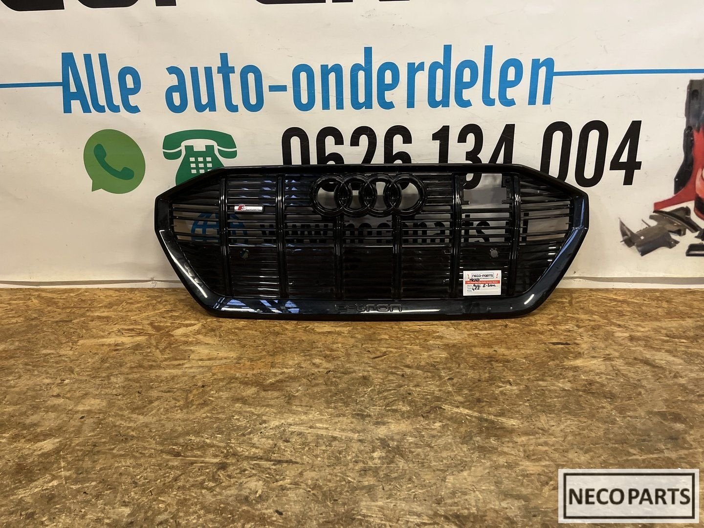AUDI E-TRON ETRON 4KE853651 GRILL ORIGINEEL, Auto-onderdelen, Gebruikt, -, -, Bumper