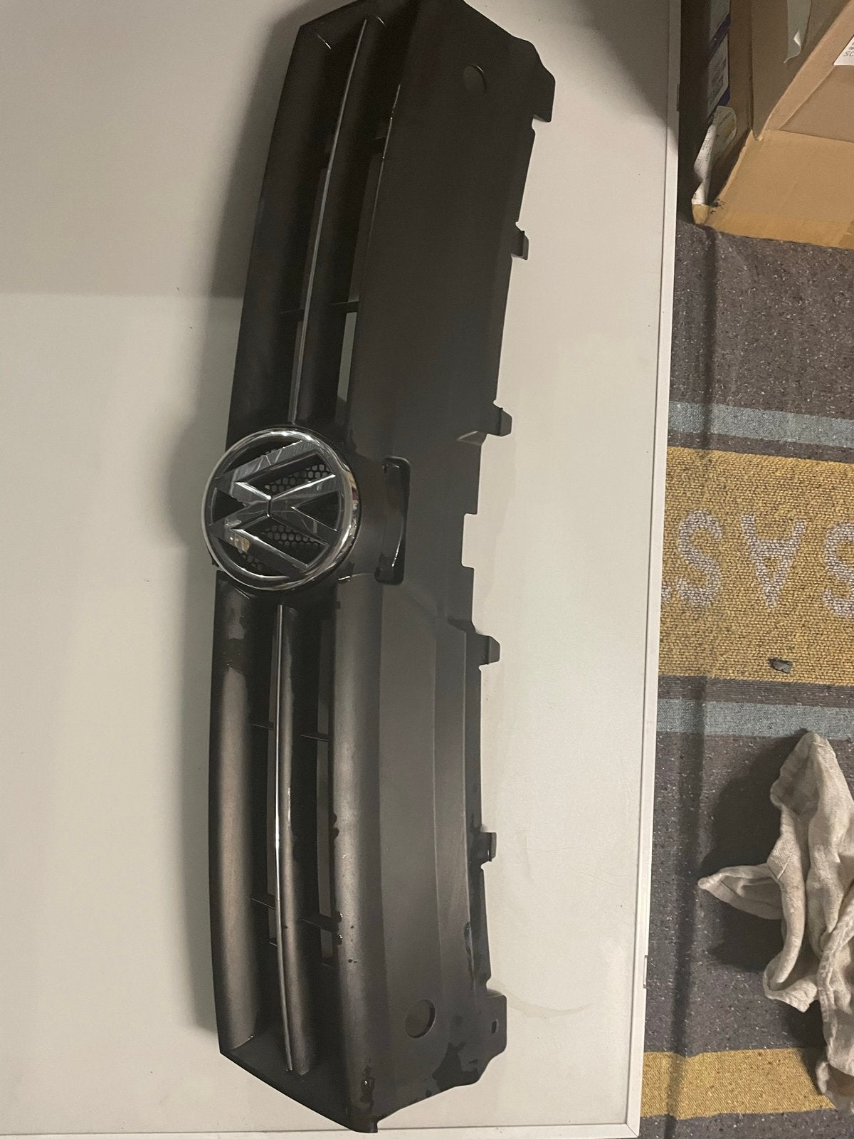 Volkswagen polo 2009  Grille met VW-logo - Gebruikt, Auto-onderdelen, Gebruikt, Ophalen of Verzenden, Bumper, Volkswagen