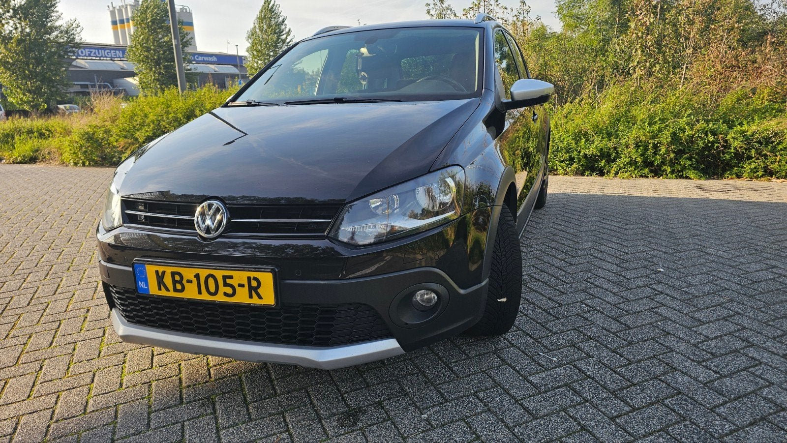 VW CrossPolo 1.2 Automaat|CarPlay|Cruise|Trekhaak|New APK, Dealer onderhouden, Stof, 40 €/maand, 4 cilinders