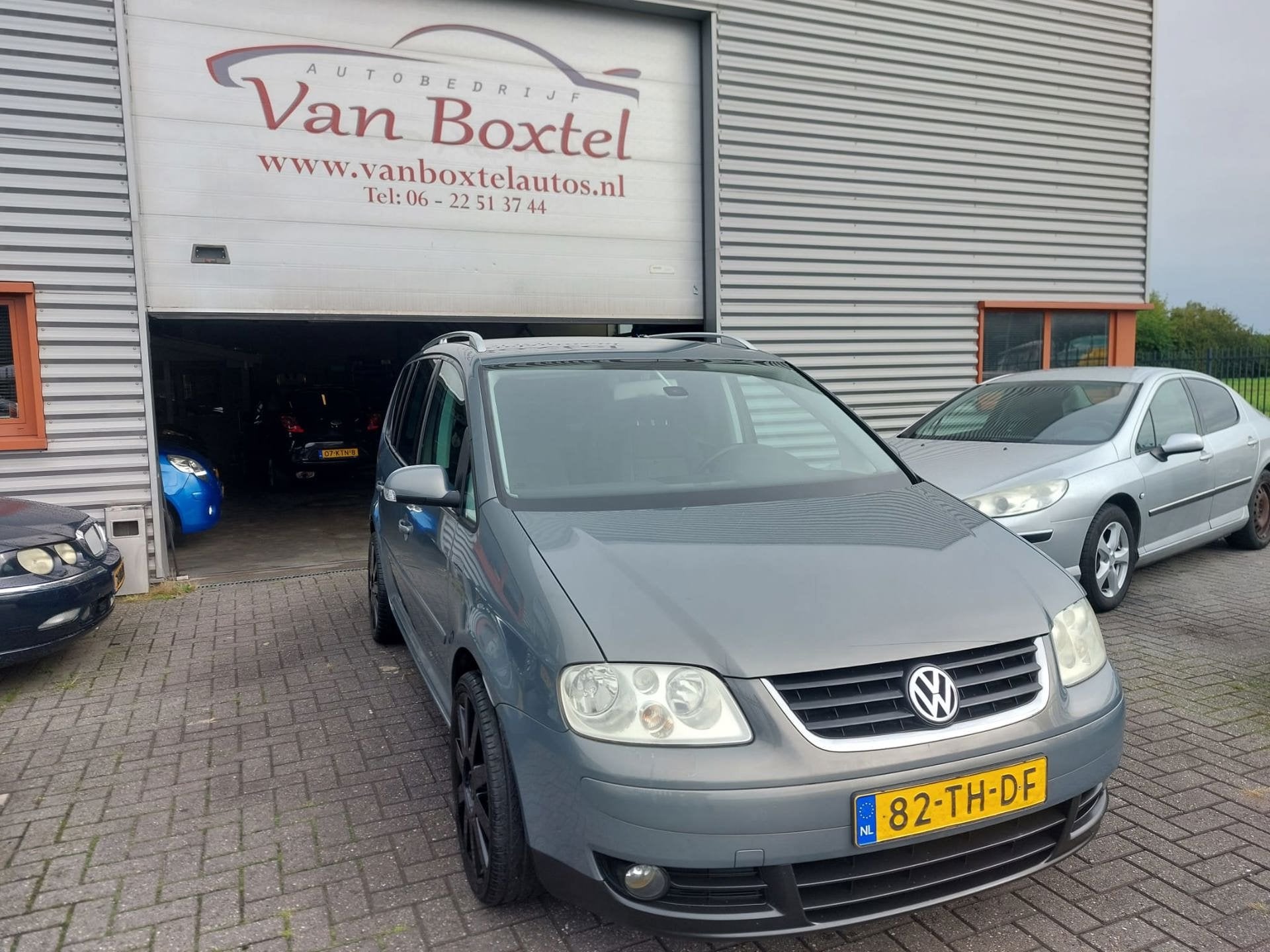 Volkswagen Touran 2.0-16V FSI Highline 5 deurs + climate con, Voorwielaandrijving, Stof, Gebruikt, 4 cilinders