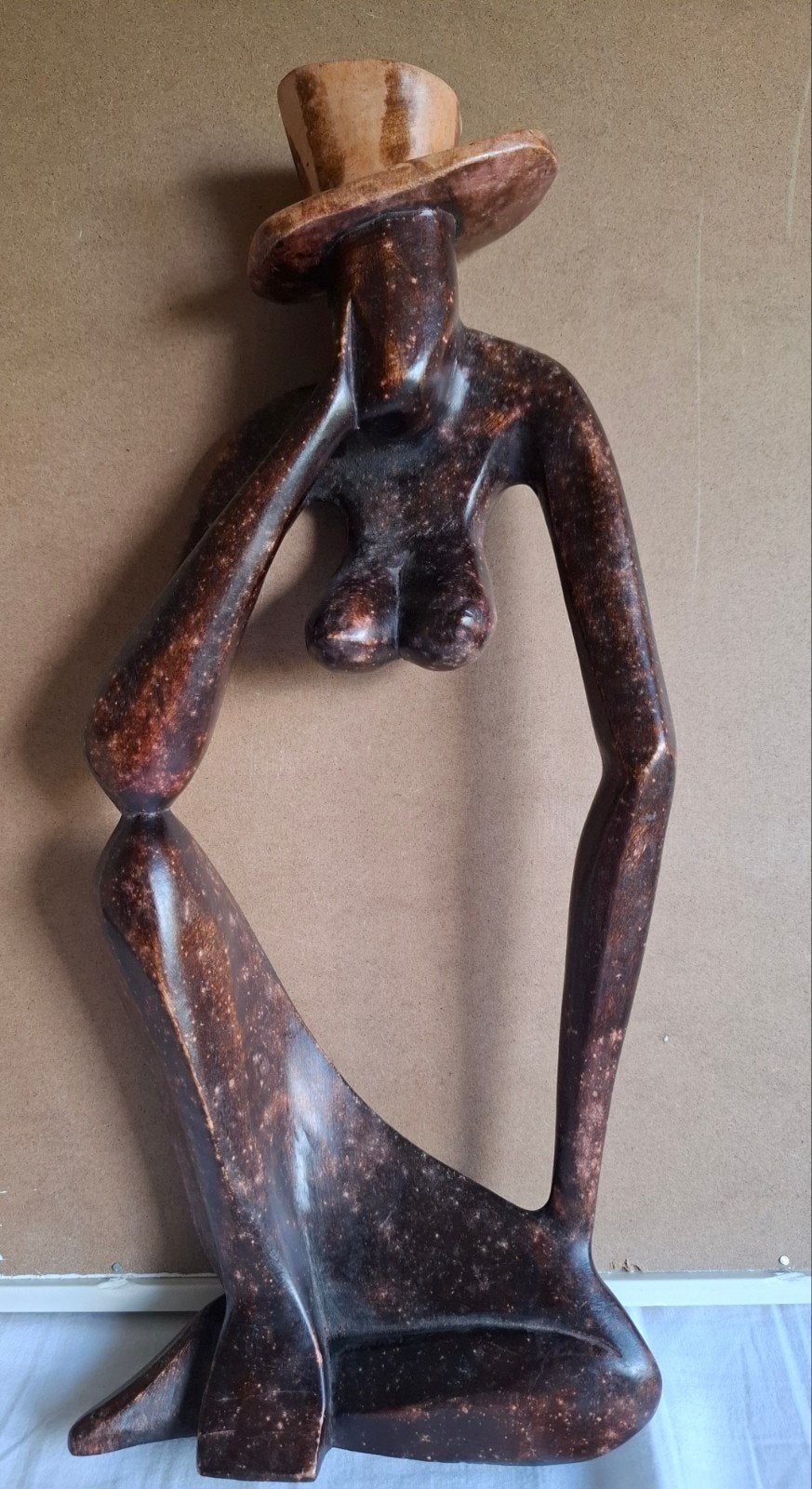 Afrikaans Houtsnijwerk Beeld - Gedachtenisfiguur, Houtsnijwerk, Ophalen of Verzenden, Handgemaakt, 20 - 50 cm