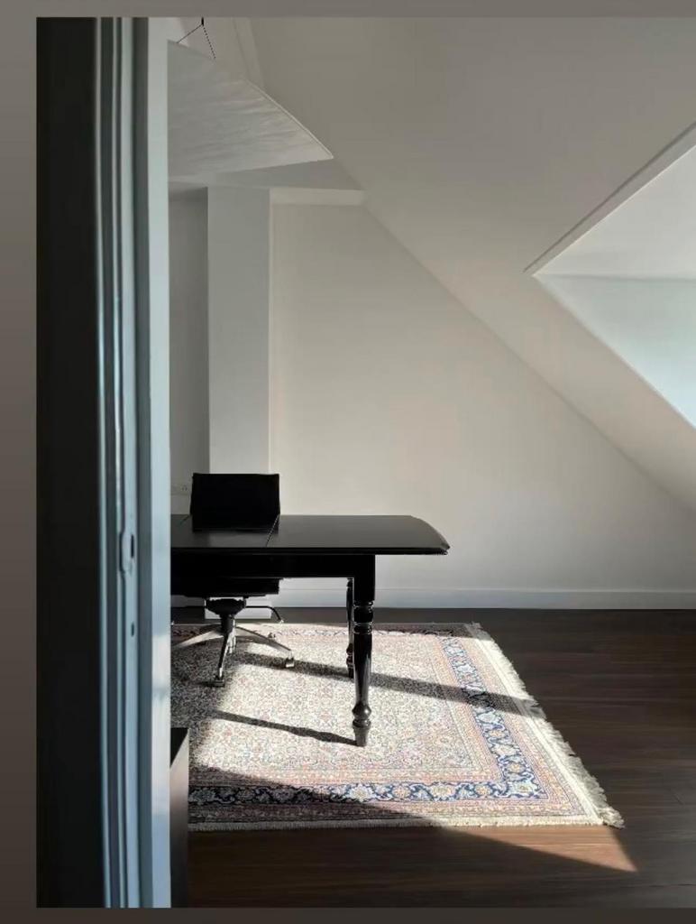 Eettafel uitschufibaar, Ophalen, Gebruikt, 50 tot 100 cm, 150 tot 200 cm