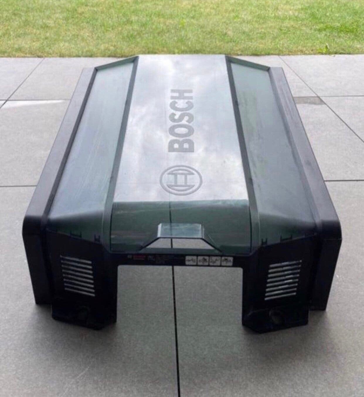 Garage / afdak voor Bosch Indego robotmaaier, Tuin en Terras, Grasmaaiers, Bosch, -, Minder dan 30 cm, -