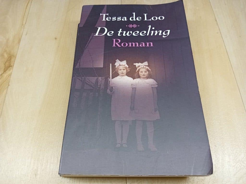 De Tweeling - Tessa de Loo (Roman)., Gelezen, Tessa de Loo, Ophalen of Verzenden, Nederland