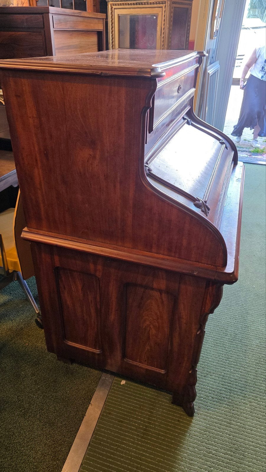 Duits mahonie bureau, Ophalen