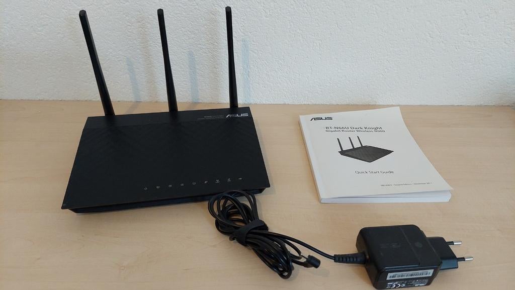 Asus RT-N66U Dark Knight router, Computers en Software, Routers en Modems, Ophalen of Verzenden