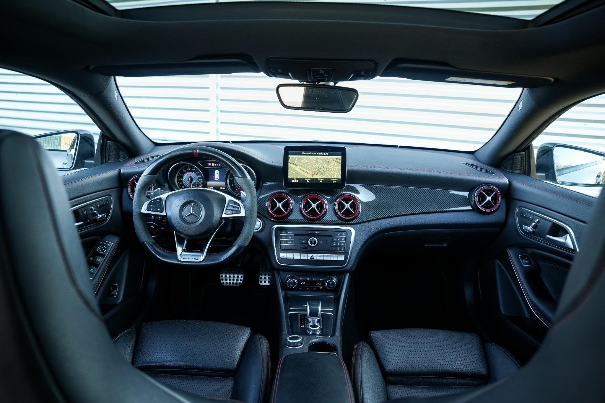 Mercedes-Benz CLA-klasse AMG 45 4MATIC Ambition Panoramadak, Auto's, Automaat, CLA, Gebruikt, Euro 6