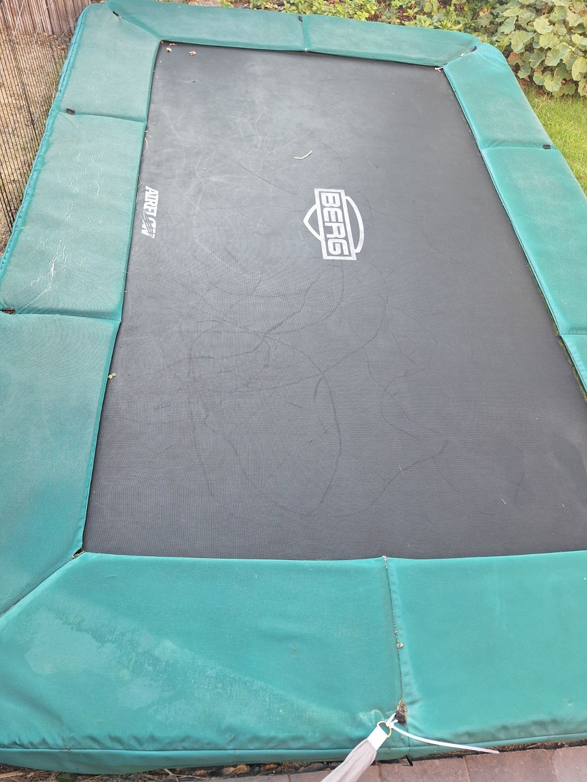 BERG 330x220 Inground Trampoline AirFlow, Ophalen, Gebruikt