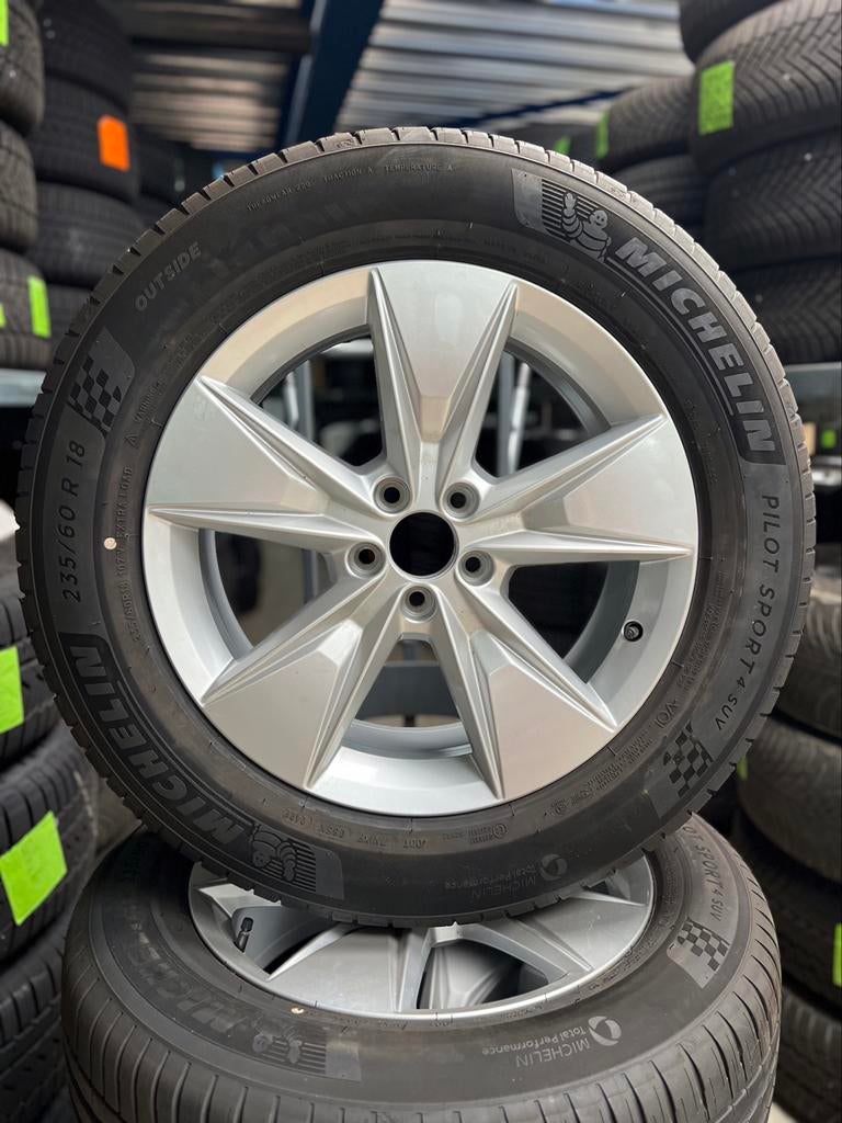 18” Volvo xc60 orig velgen 5x108 schadevrij met zomerbanden, Auto-onderdelen, Banden en Velgen, Ophalen, 18 inch, Gebruikt, Banden en Velgen