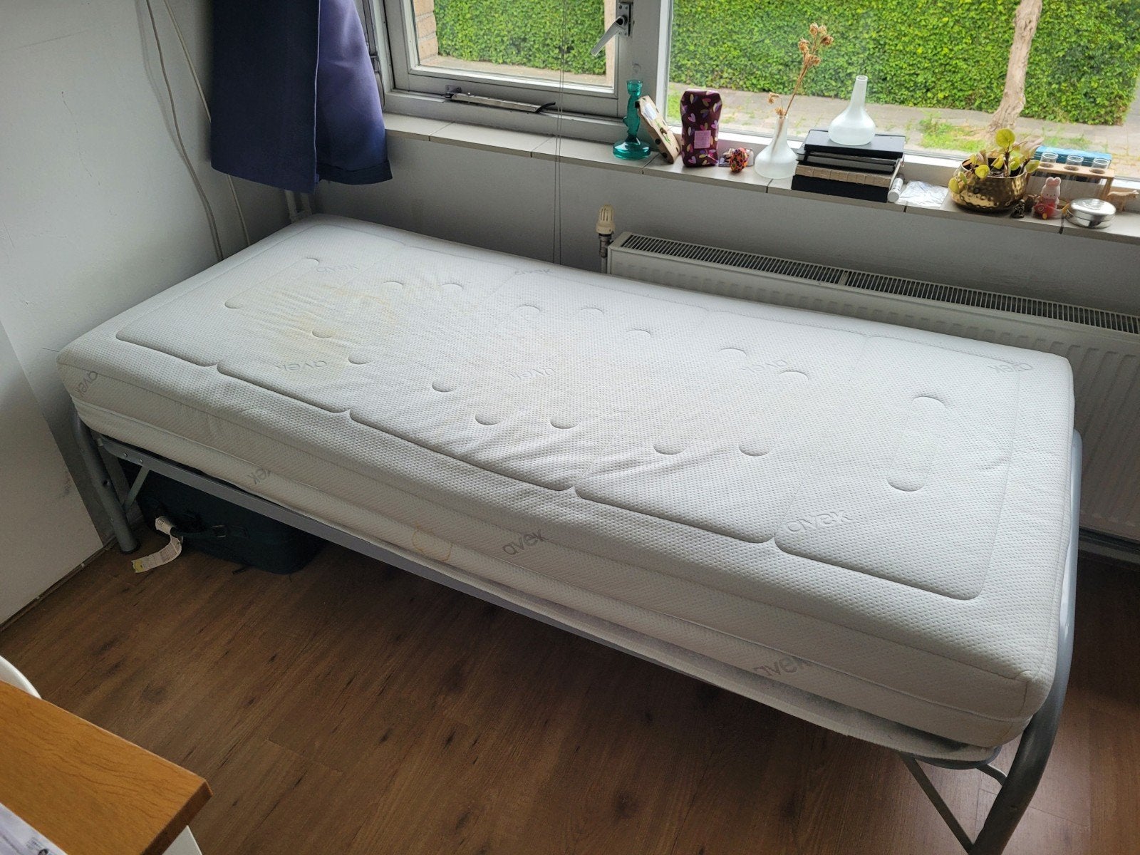 Eenpersoons Matras met Bedframe en Matrasonderleger, Ophalen, Gebruikt, 90 cm, Wit