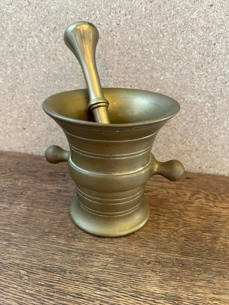 Geel koperen knopvijzel. Koperen vijzel met stamper, Ophalen of Verzenden