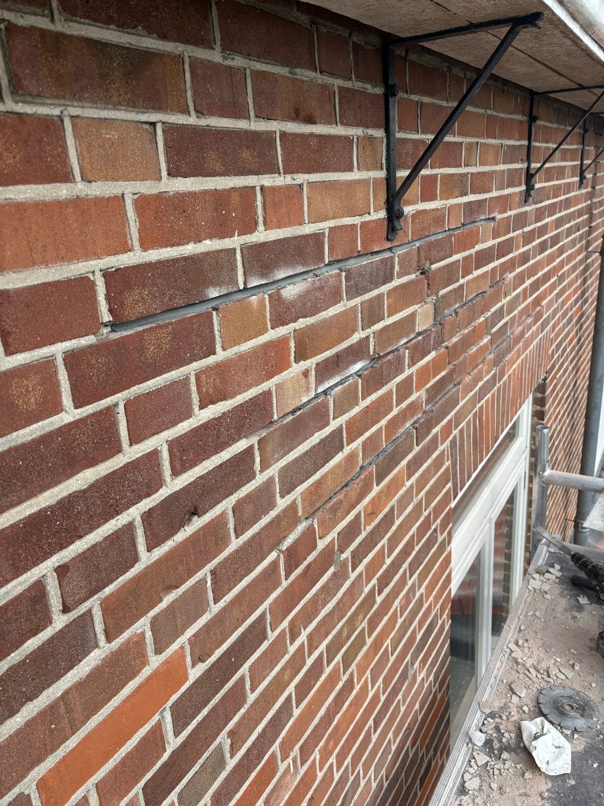 Gevelrenovatie VoegwerkScheurherstelVleermuiskasten plaatsen, Gevelrenovatie