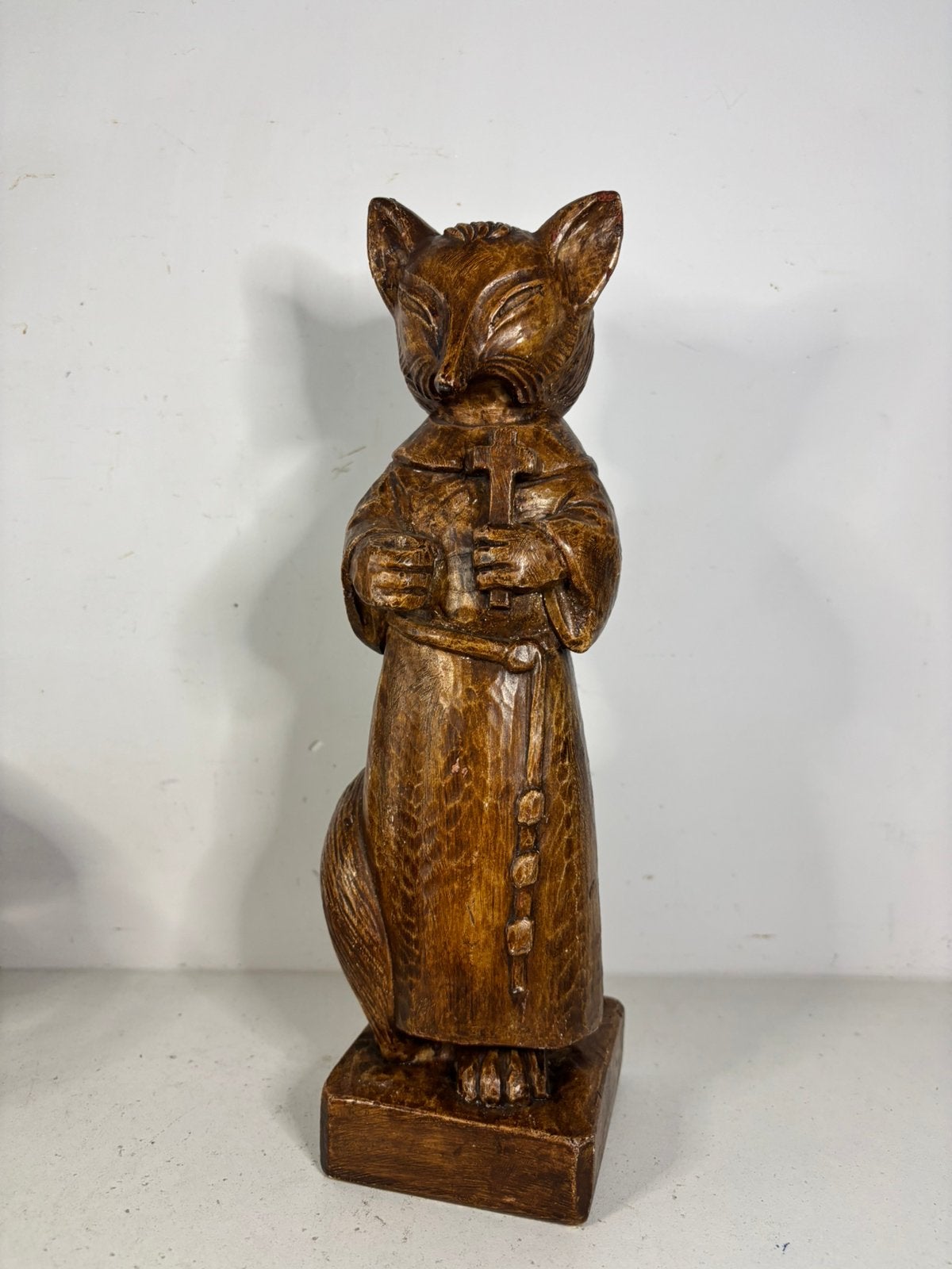 Sculptuur vos met kruis, Antiek en Kunst, Ophalen of Verzenden