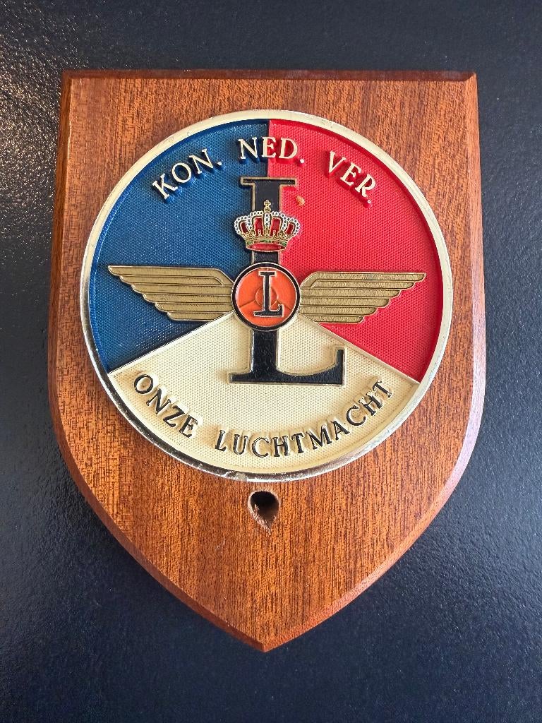 Schild Kon.Ned.Ver. Onze Luchtmacht, Verzamelen, Ophalen of Verzenden, Luchtmacht, Nederland, Embleem of Badge