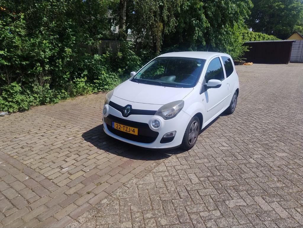 Te koop Renault Twingo 2012 220k om 2de eign. Apk 2-27, Voorwielaandrijving, Stof, 4 cilinders, Wit