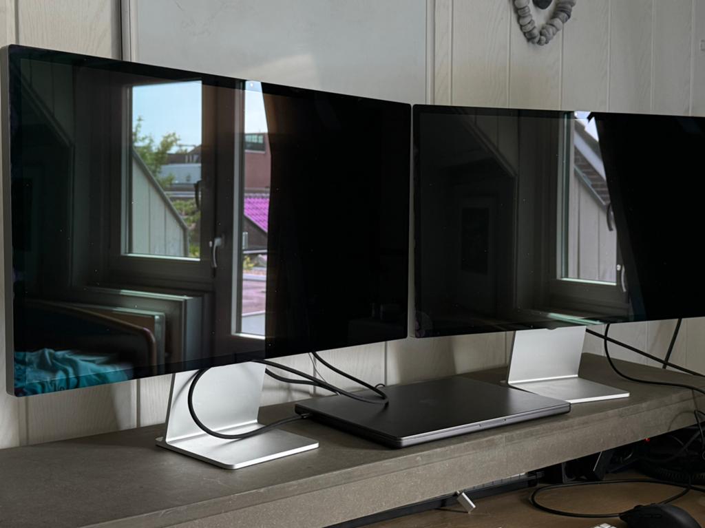 2x Apple Studio Display 27" 5K Standaard Glas, Computers en Software, Monitoren, Ophalen, IPS, Minder dan 1 ms, Zo goed als nieuw