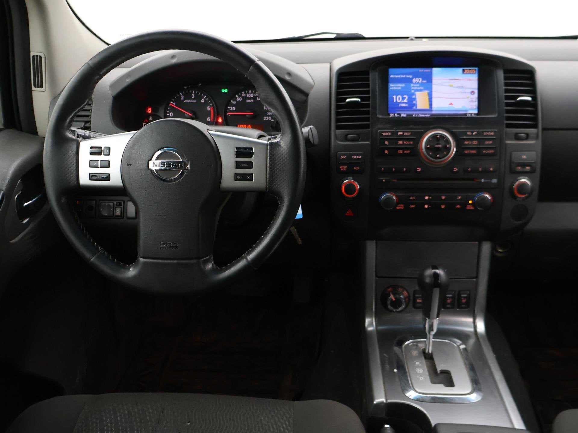 Nissan Navara 2.5 DCI 190 PK AUT. 4X4 5-PERSOONS DOUBLE CAB, Auto's, Nissan, Automaat, Stof, Gebruikt, Overige modellen