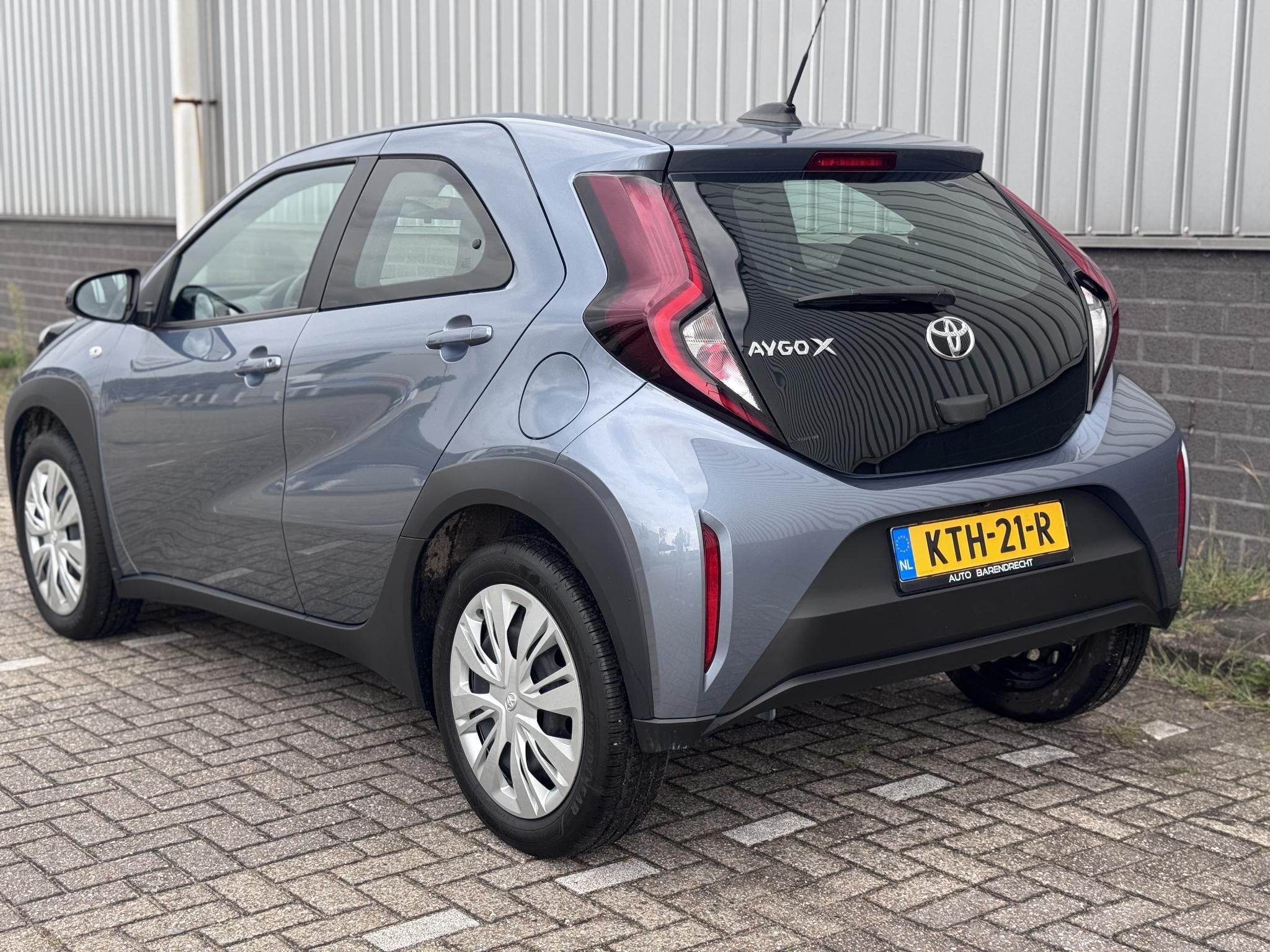 Toyota Aygo X 1.0 VVT-i S-CVT Play Automaat | Apple Carplay, Auto's, Dealer onderhouden, Stof, Gebruikt, Met garantie (alle)