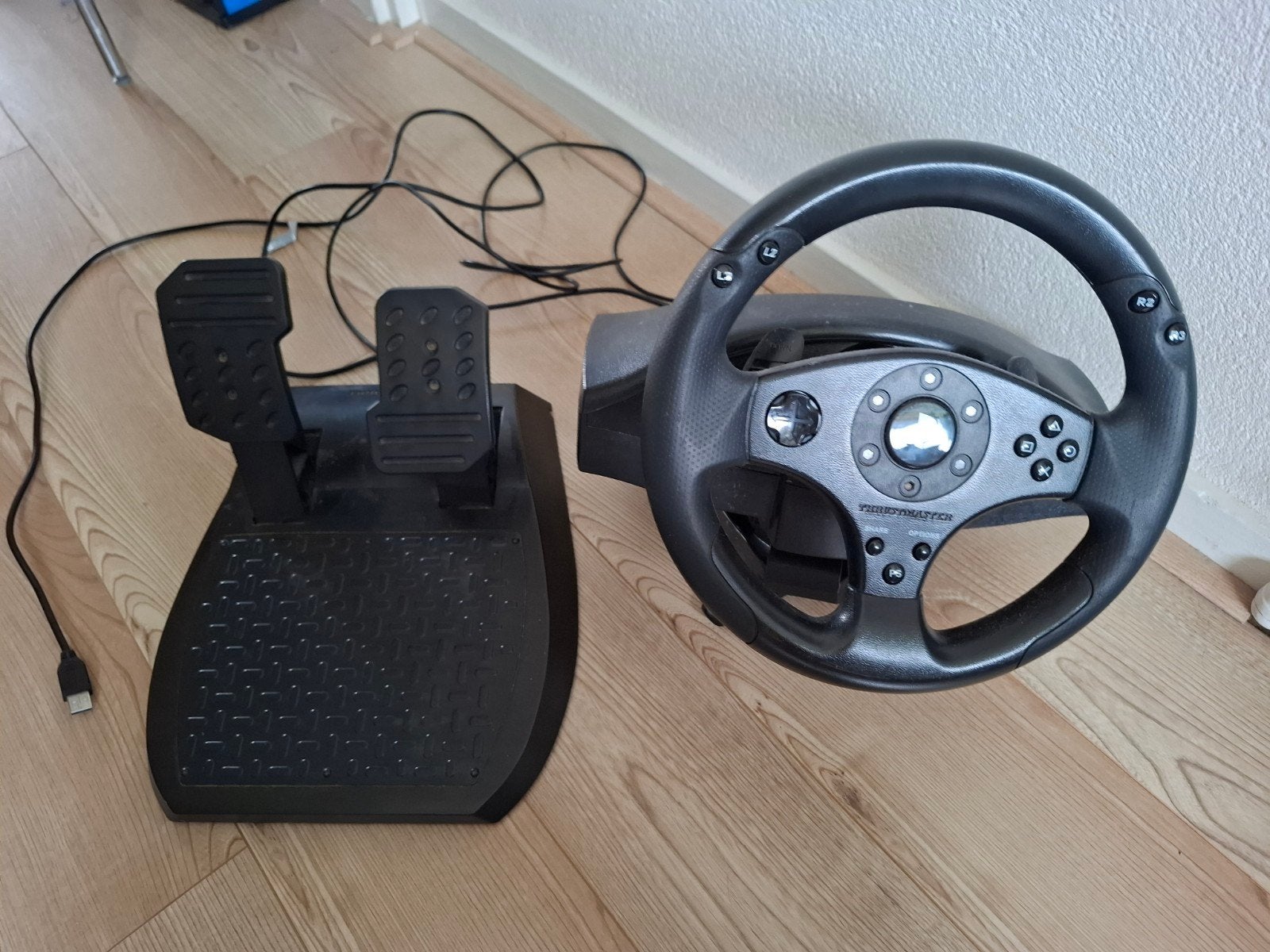 stuur met gaspedaal playstation, Ophalen, Zo goed als nieuw, Stuur of Pedalen, PlayStation 3