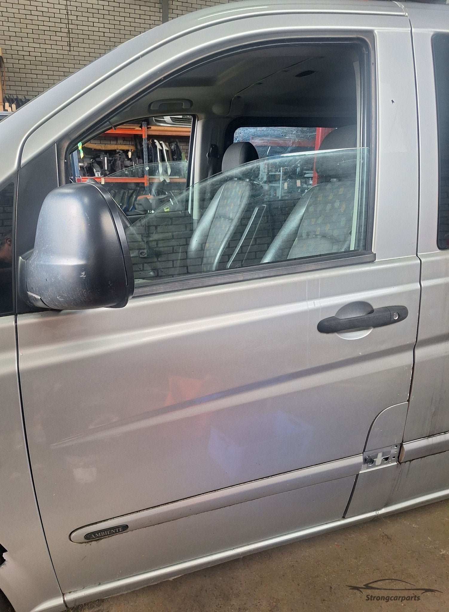 Deur Portier links Mercedes Vito W639 kleur 9744, Auto-onderdelen, Gebruikt, -, Deur, Ophalen of Verzenden