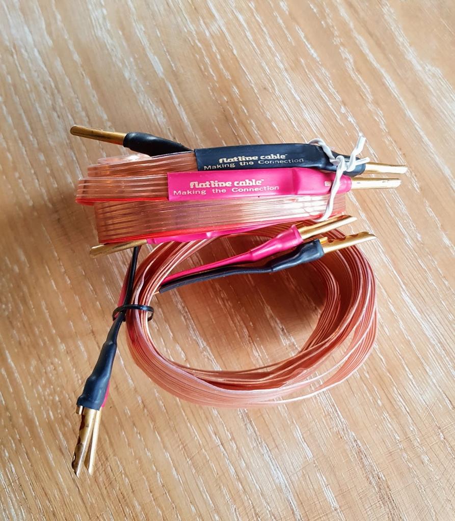 Flatline Cable Luidsprekerkabel met Banaanpluggen, Audio, Tv en Foto, Audiokabels en Televisiekabels, Ophalen of Verzenden, Zo goed als nieuw