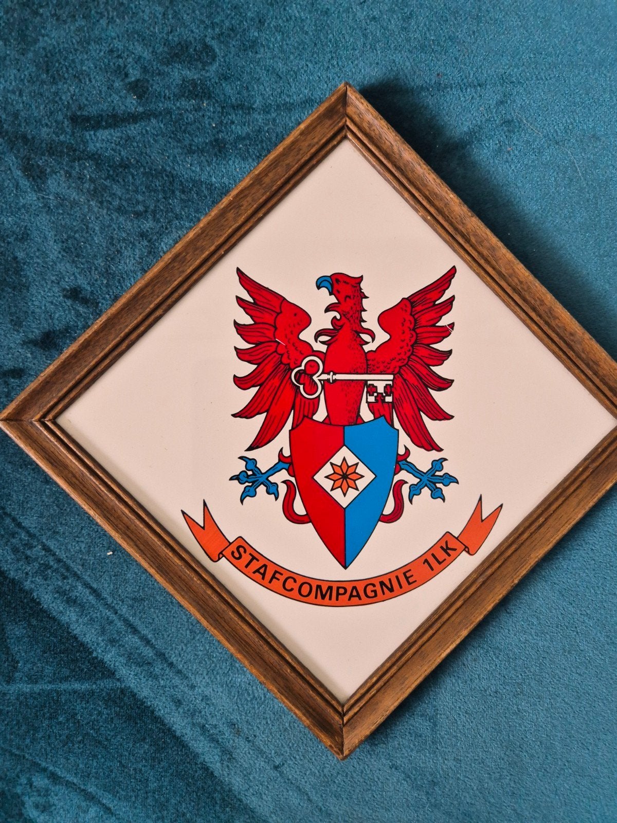 Wapenschild / tegel Stafcompagnie 1LK 1e Leger Korps, Verzamelen, Ophalen of Verzenden, Landmacht, Nederland