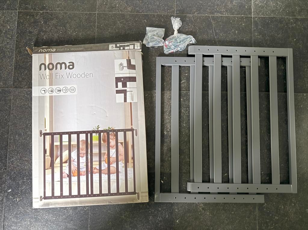 Noma Wall Fix Wooden Veiligheidshekje - Grijs, Ophalen, Zo goed als nieuw, Schroefhekje, Hout
