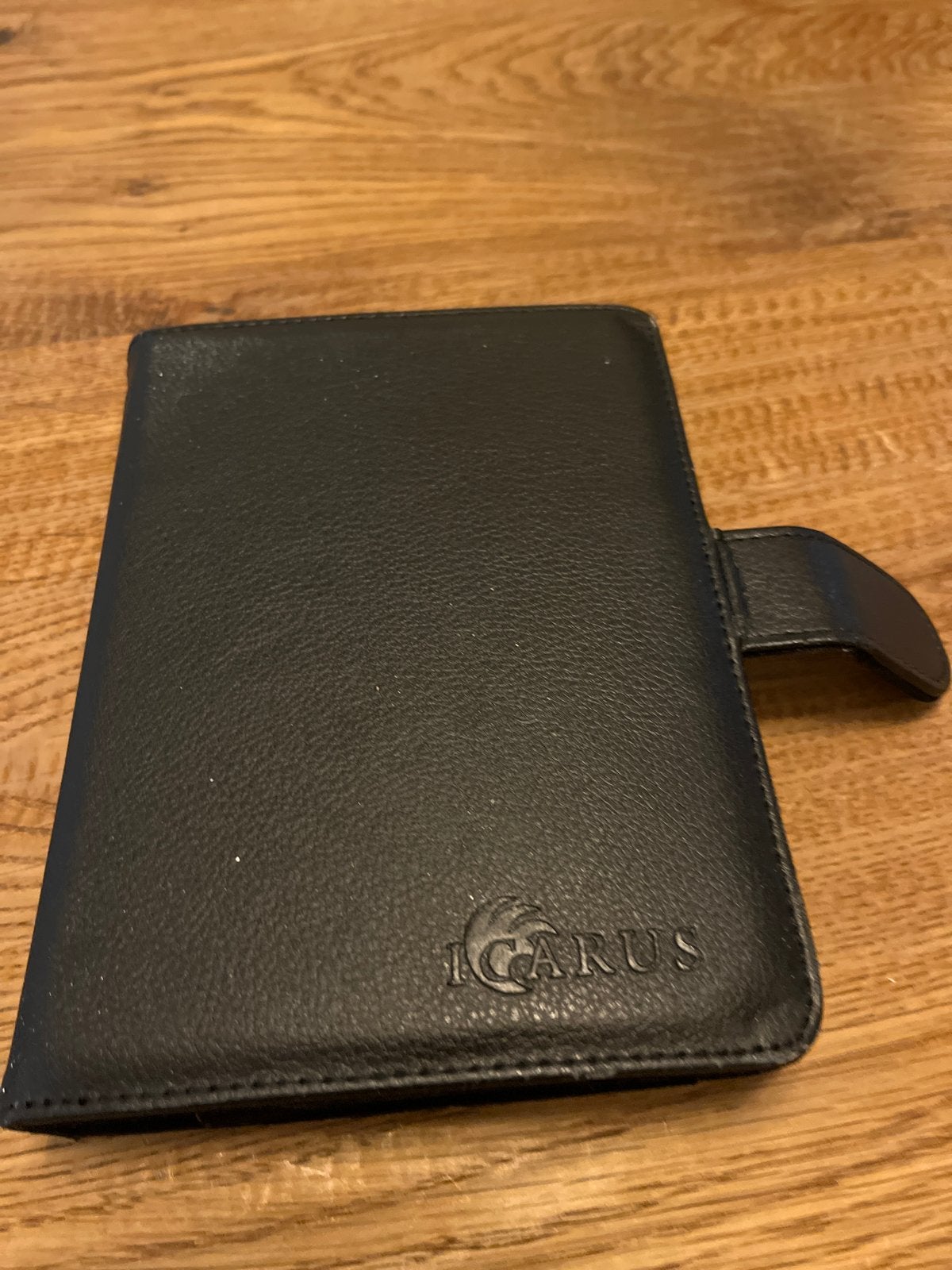 Icarus Omnia (G2) M-701BK e-reader met hoes en kabel, Audio, Ophalen of Verzenden, Zo goed als nieuw, 4 GB of minder