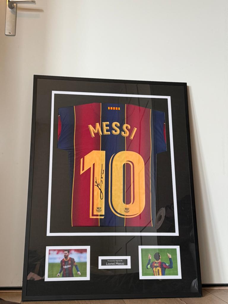 Gesigneerd ingelijst Lionel Messi shirt - Beckett COA, Verzamelen, Sportartikelen en Voetbal, Ophalen of Verzenden, Zo goed als nieuw
