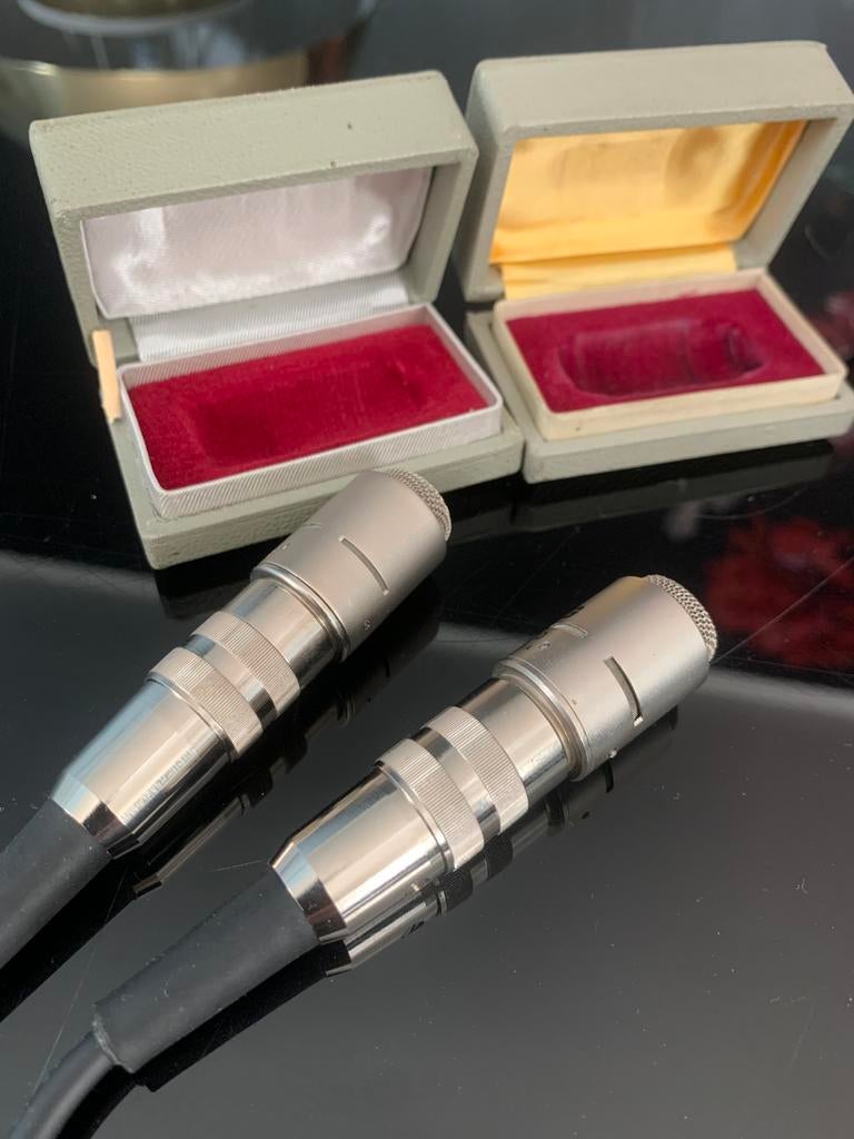 Vintage paar AKG D58 talk back microfoon s, Muziek en Instrumenten, Ophalen of Verzenden, Zo goed als nieuw, Studiomicrofoon