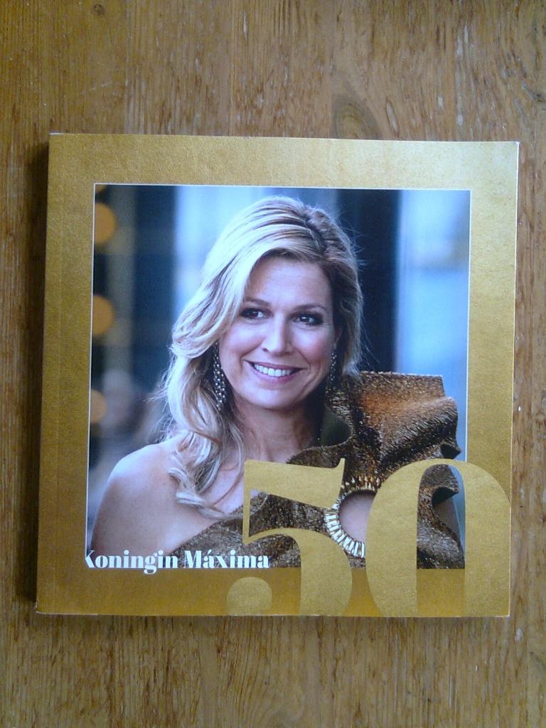 Koningin Maxima 50 jaar, e.a. boeken van het Koninklijk Huis, Ophalen of Verzenden, Gelezen