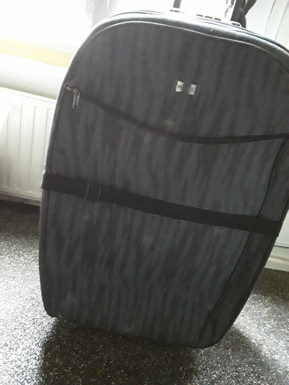 XXL KOFFER MET WIELTJES  EN UITSCHUIFBARE HANDGREEP., Sieraden, Tassen en Uiterlijk, Ophalen, Uitschuifbare handgreep, 50 tot 60 cm