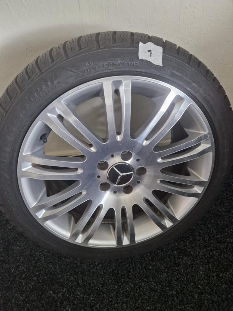 W211 Sportvelgen Onbeschadigd 200 Km Gebruikt, Auto-onderdelen, Banden en Velgen, Band(en), Winterbanden, 18 inch, Nieuw, Ophalen