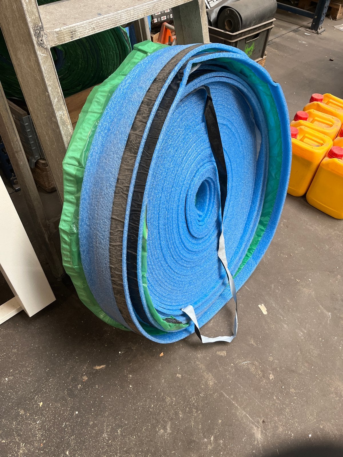 3 rollen blauwe foam randisolatie met folie en plakstrip, Overige materialen, Nieuw, 15 m² of meer, Vloerisolatie