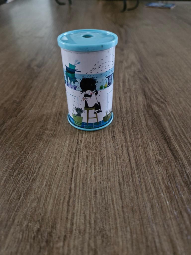 Leuke puntenslijper met vrolijke illustratie, Ophalen of Verzenden, Zo goed als nieuw