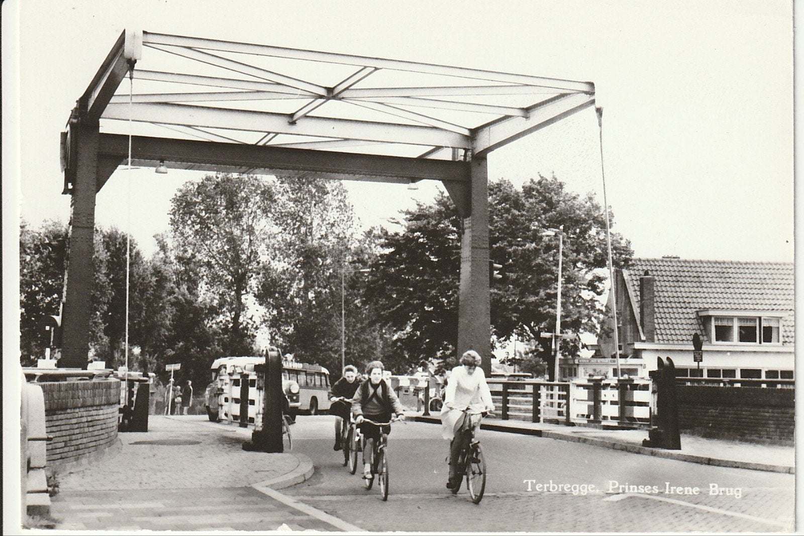 TERBREGGE PRINSES IRENE BRUG FIETSERS HOLLAND SAURER HAINJE, Ophalen of Verzenden, 1960 tot 1980, Ongelopen, Zuid-Holland