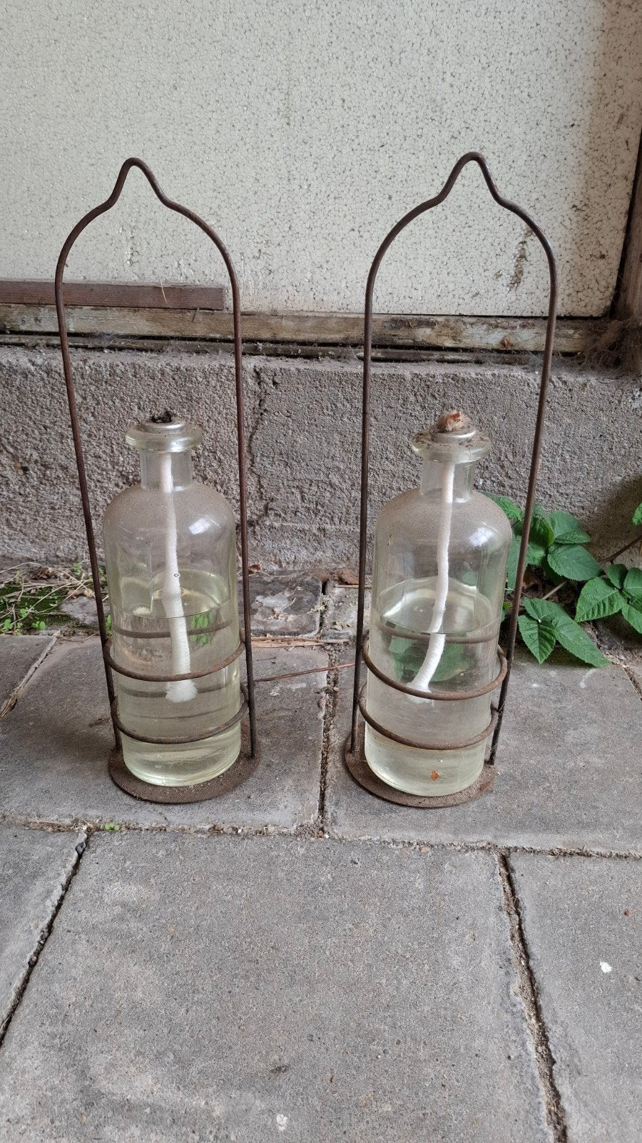 Set van 2 vintage olielampen in metalen houders, Ophalen of Verzenden