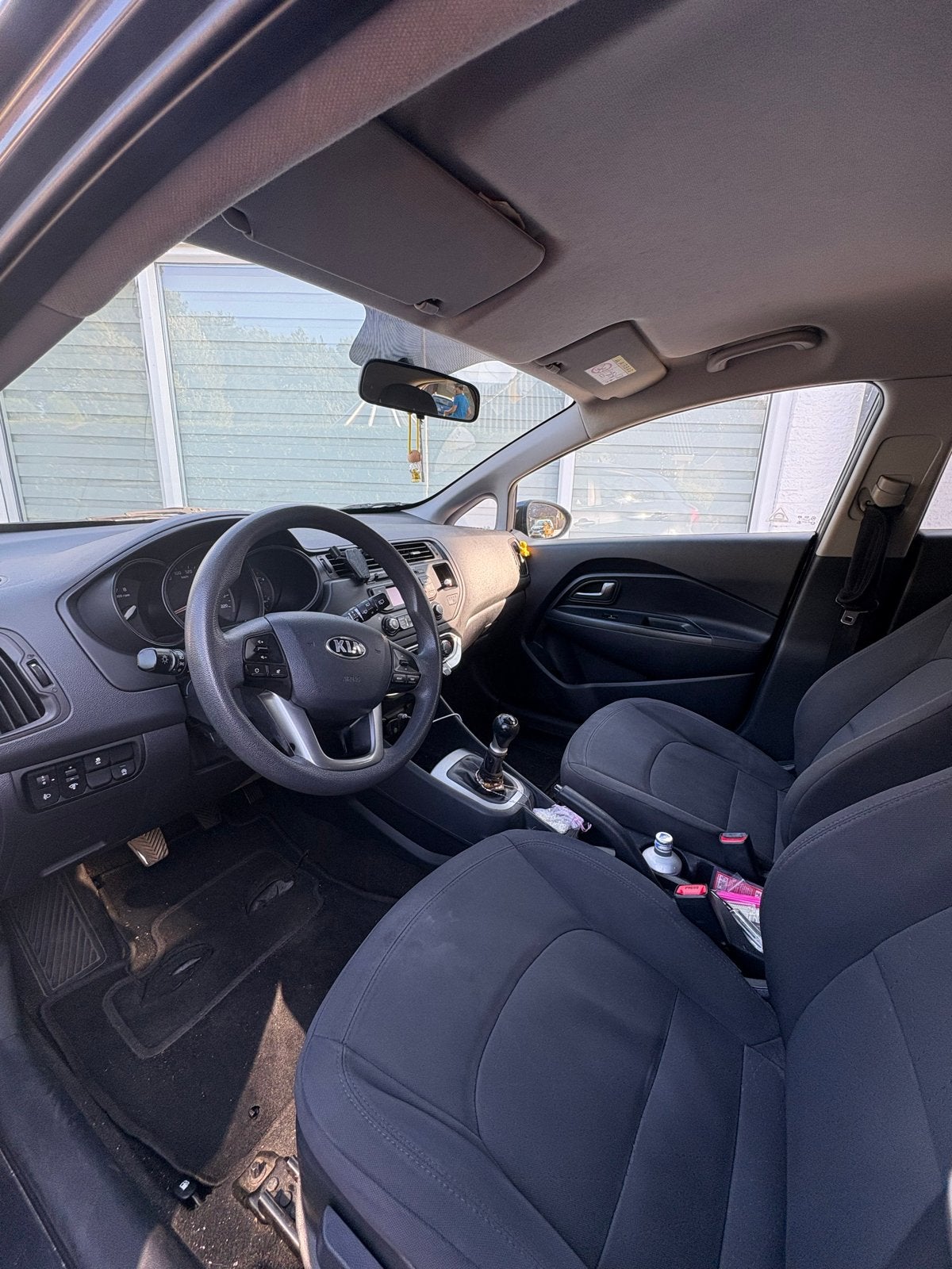 Kia Rio 1.2 I 5DRS 2014 Grijs, 1027 kg, 450 kg, 40 €/maand, 4 cilinders