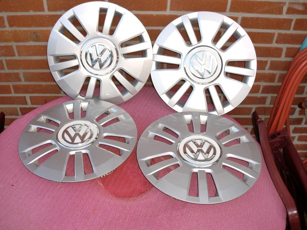 VW  Up Wieldoppen 15 inch, Auto-onderdelen, Banden en Velgen, Ophalen, Gebruikt, 15 inch, Banden en Velgen