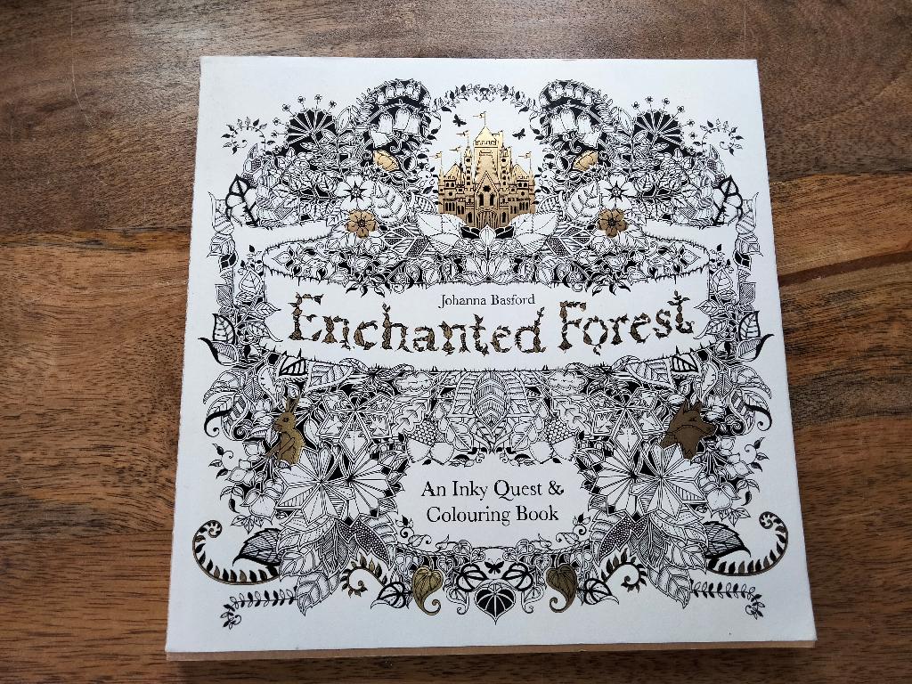 Kleurboek Enchanted Forest by Johanna Basford, Ophalen of Verzenden, Zo goed als nieuw