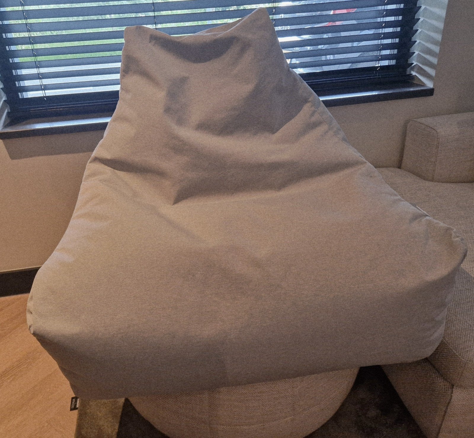 Extreme Lounging B-Bag Zitzak pastel grijs indoor en outdoor, Huis en Inrichting, Zitzakken, Ophalen, Zo goed als nieuw, Grijs