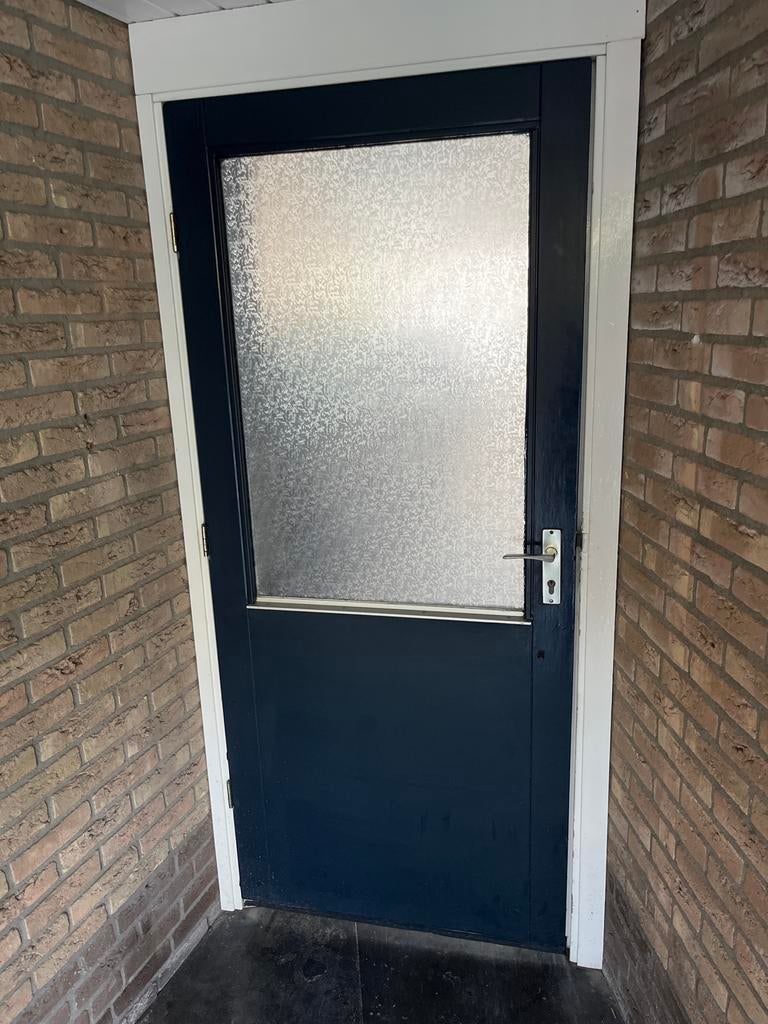 Donkerblauwe buitendeur met glas en beslag, Ophalen, Gebruikt