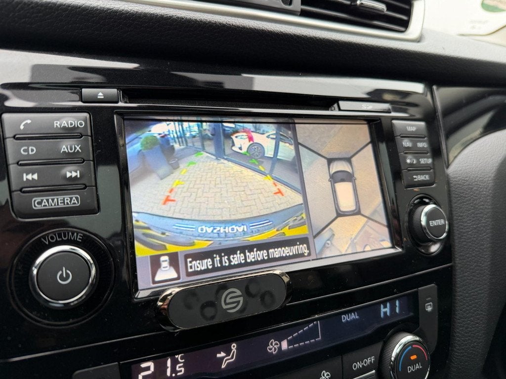 Nissan Qashqai 1.2 Connect Edition AUT|Clima|Cruise|NAV|PANO, Auto's, Nissan, Stof, Gebruikt, 680 kg, 4 cilinders