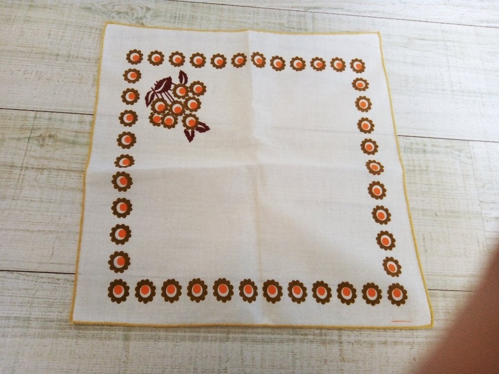 vintage 70's 6 grote linnen servetten wit/oranje 39 x 39 cm, Huis en Inrichting, Keuken | Textiel, Ophalen of Verzenden, Zo goed als nieuw