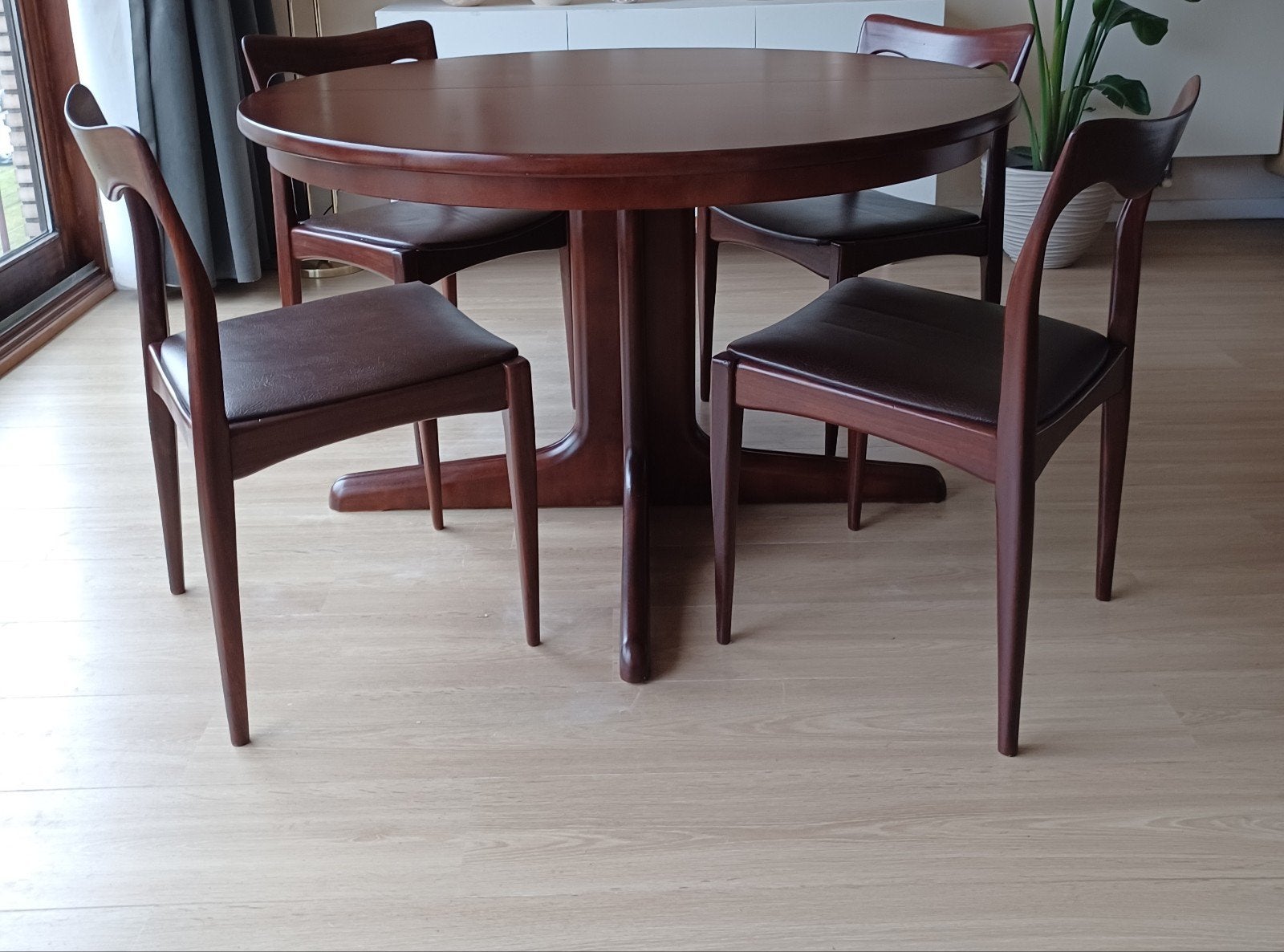 prachtige vintage eettafel 128x128x76, Ophalen, Zo goed als nieuw, Rechthoekig, 50 tot 100 cm