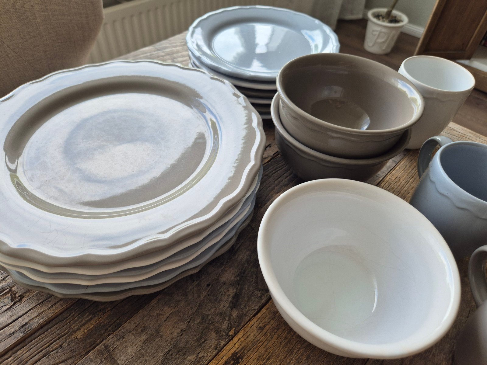 Gebruikt servies Juliet by Xenos - Borden, kommen en mokken, Ophalen of Verzenden