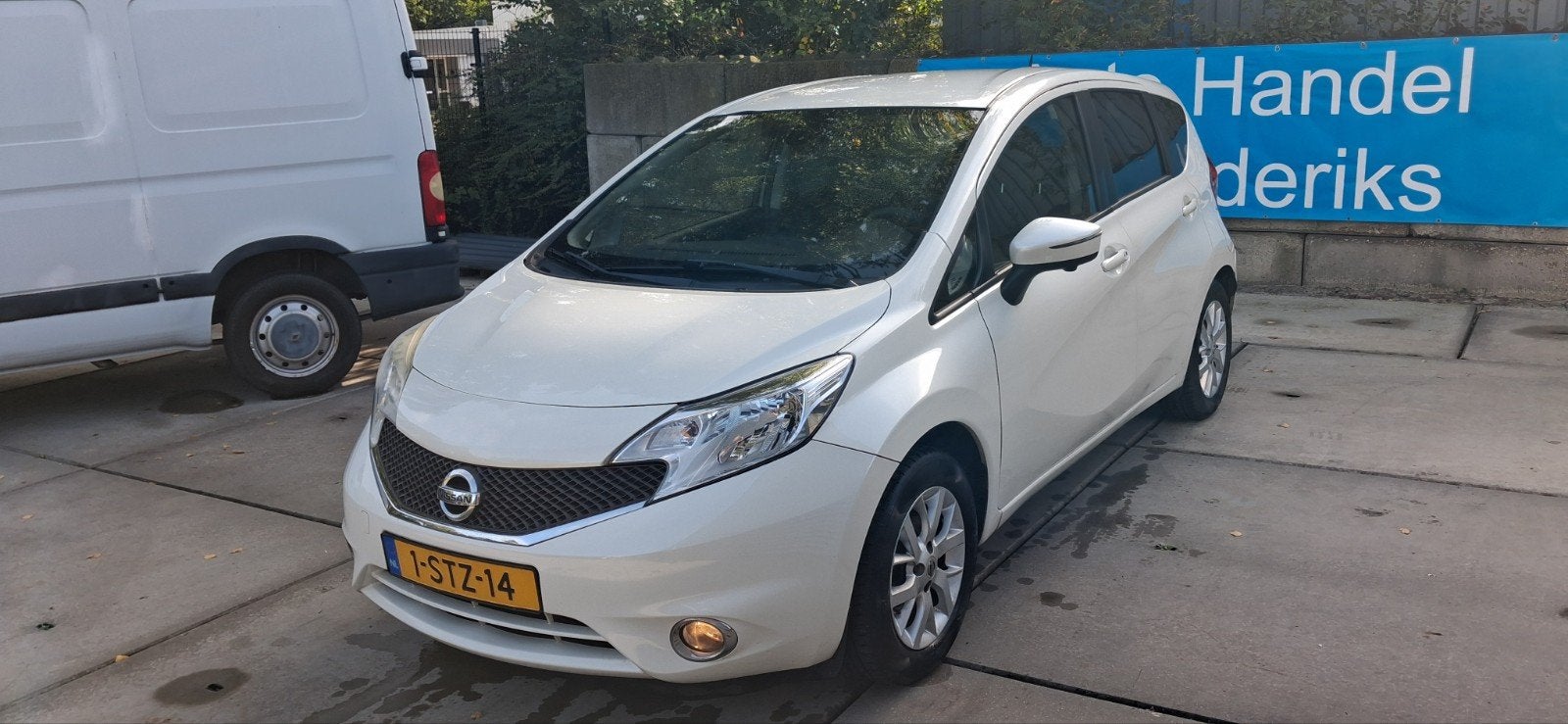 Nissan Note 1.2 59KW/80PK navigatie clima lmv Cruise trekhaa, Auto's, Dealer onderhouden, Stof, Zwart, 1198 cc